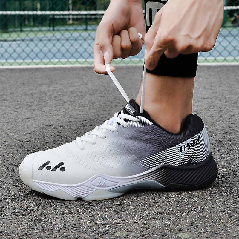 أحذية كرة الريشة للرجال أصلية  - مراجعة Badminton Xxl وسعره
